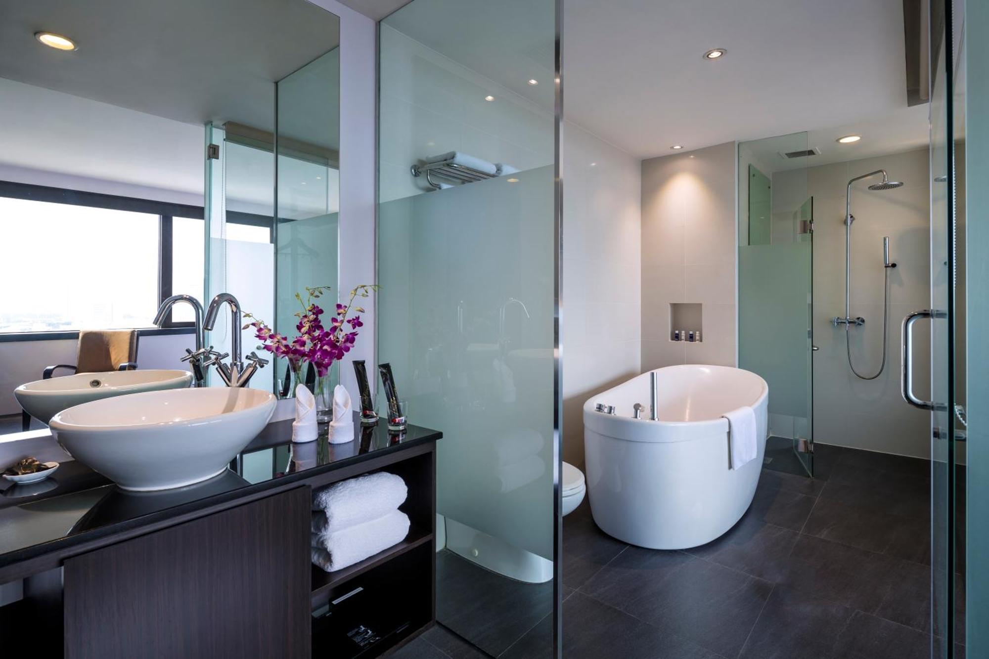Executive Suite Lounge Access